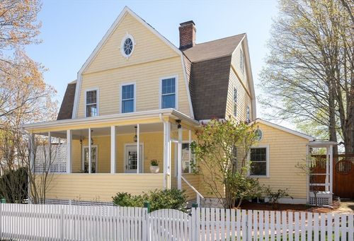 35 Falmouth St, Belmont, MA, 02478-3616 | Card Image