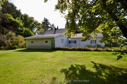 3383 Champlain St, Bourget, ON, K0A1E0 | Card Image