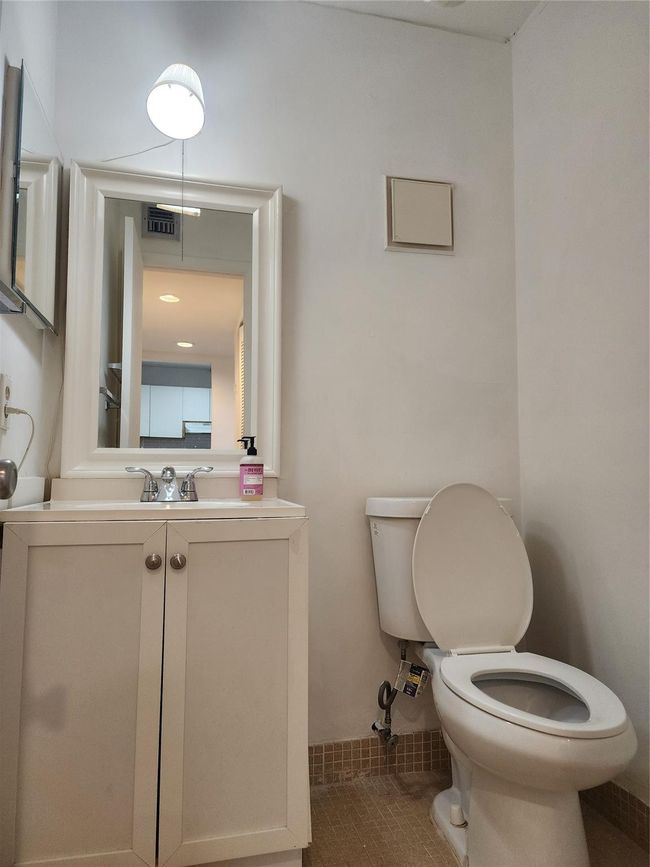 APT-211 - 3341 Nw 47 Th Ter, Condo with 1 bedrooms, 2 bathrooms and null parking in Lauderdale Lakes FL | Image 11