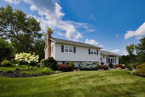 8 Carroll Dr, Wappingers Falls, NY, 12590-4721 | Card Image