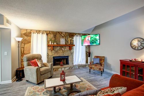 280 Pam Ln Sw, Marietta, GA, 30064-3681 | Card Image