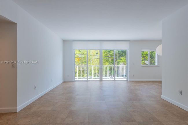 APT-101 - 50 Ocean Lane Dr, Condo with 3 bedrooms, 2 bathrooms and null parking in Key Biscayne FL | Image 8