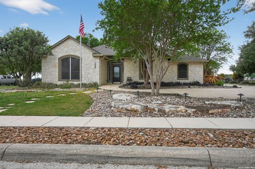133 Private Road 4664, Castroville, TX, 78009-5542 | Card Image