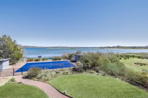 154 W Lake Dr, Montauk, NY, 11954-5234 | Card Image