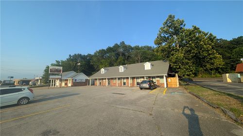 ste-6-2140 N College Ave, Fayetteville, AR, 72703-2843 | Card Image