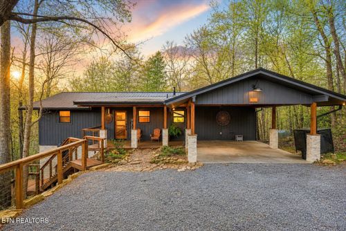 435 Hemlock Lane, Sevierville, TN, 37876 | Card Image