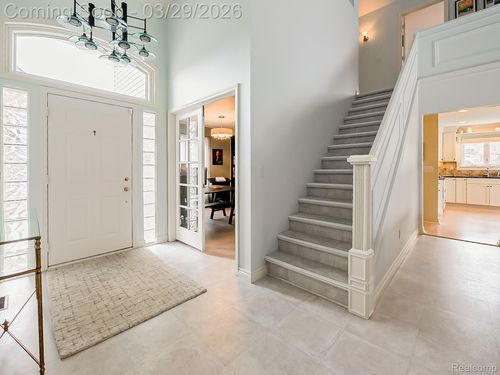 1704 Wethersfield Ct, Rochester Hills, MI, 48309-4281 | Card Image