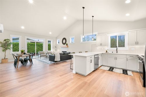7-3993 Gentlebrook Ln, Bellingham, WA, 98226-7185 | Card Image
