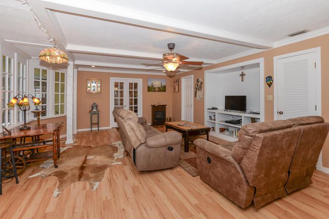 576 Sw Rustic Cir, House other with 3 bedrooms, 2 bathrooms and null parking in Stuart FL | Image 9