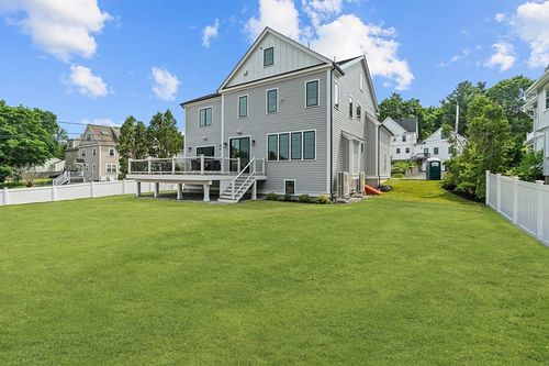7 Avery St, Needham, MA, 02494-1701 | Card Image