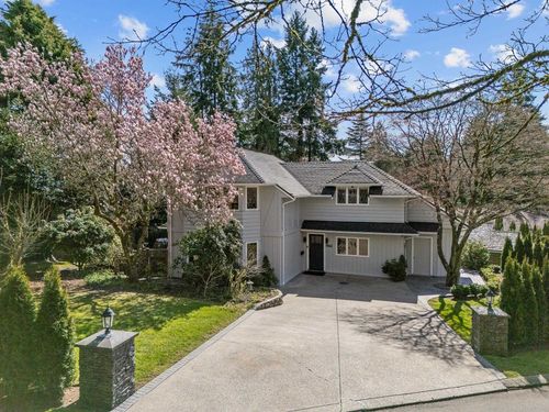 1842 Mathers Court, West Vancouver, BC, V7V2L2 | Card Image