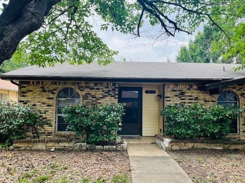 5060 Arbor Glen Rd, The Colony, TX, 75056-2526 | Card Image