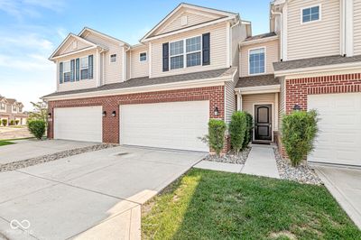 9625 Prairie Smoke Drive, Condo with 3 bedrooms, 2 bathrooms and null parking in Noblesville IN | Image 2