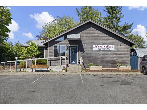 92 Nw Glenhart Ave, Winston, OR, 97496-9660 | Card Image