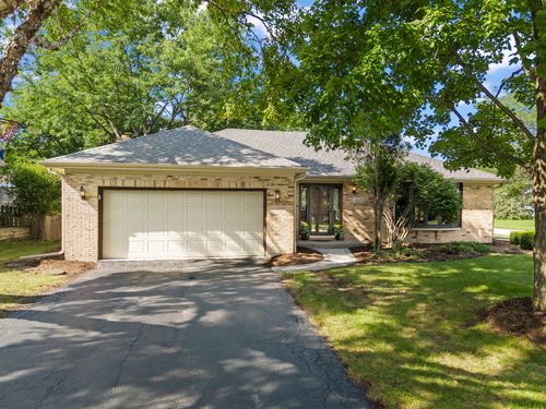 3203 Barnes Ln, Naperville, IL, 60564-5168 | Card Image
