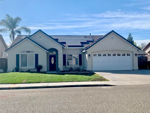 1067 N Roberta Way, Porterville, CA, 93257-9049 | Card Image