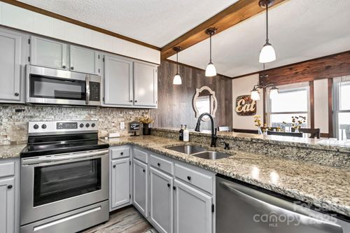 unit-2210-301 Pinnacle Inn Rd, Beech Mountain, NC, 28604-7479 | Card Image