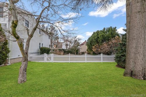 13 Elm Street, North Hempstead, NY, 11548 | Card Image