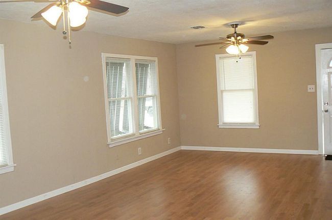1110 E 27 Th St, House other with 5 bedrooms, 3 bathrooms and 2 parking in Houston TX | Image 20