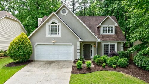8895 Club River Dr, Roswell, GA, 30076-4429 | Card Image