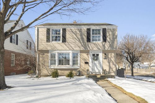 5281 N Kent Ave, Whitefish Bay, WI, 53217-5108 | Card Image