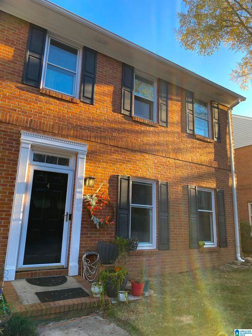 4 The Falls Dr, Vestavia Hills, AL, 35216-3110 | Card Image