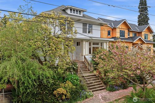 6238 Woodlawn Ave N, Seattle, WA, 98103-5754 | Card Image