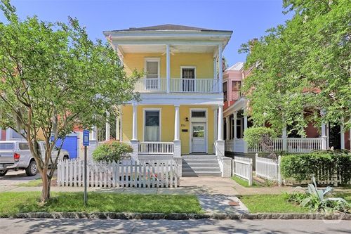 205 W 35th St, savannah, GA, 31401-8006 | Card Image