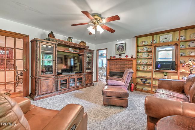 24483 Cave Creek Rd, House other with 5 bedrooms, 3 bathrooms and null parking in Abingdon VA | Image 13