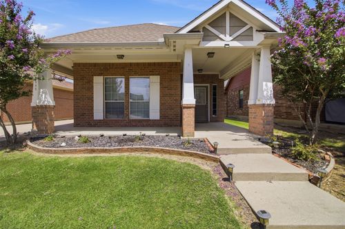 2648 Blackstone Dr, Grand Prairie, TX, 75052-4703 | Card Image