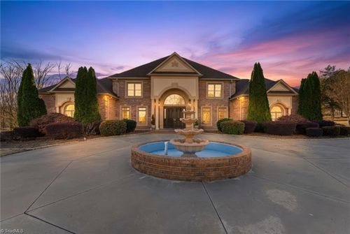 450 Beaver Creek Rd, Lexington, NC, 27295-8659 | Card Image