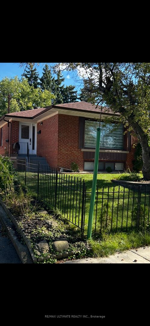21 Benway Dr, Etobicoke, ON, M9W1Z2 | Card Image