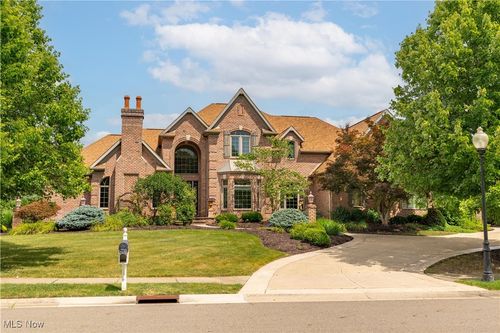 1542 Alexandria Pkwy Se, North Canton, OH, 44709-4844 | Card Image