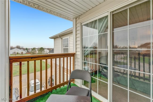 APT-339 - 23003 Chandlers Ln, Condo with 3 bedrooms, 2 bathrooms and null parking in Olmsted Falls OH | Image 23