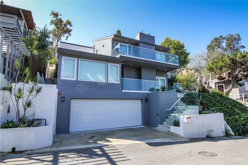 1055 Van Dyke Dr, Laguna Beach, CA, 92651-3422 | Card Image