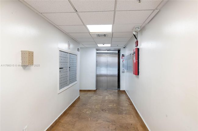 APT-207 - 102 Sw 6 Th Ave, Condo with 3 bedrooms, 2 bathrooms and null parking in Miami FL | Image 17