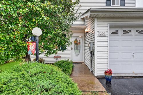 206 Tamerisk Ln, New Windsor, NY, 12553-5410 | Card Image