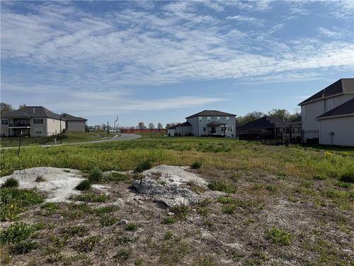 2701 Ne Crestview St, Blue Springs, MO, 64029-8471 | Card Image