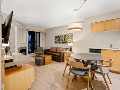 2420 - 4308 Main St, Condo with 1 bedrooms, 1 bathrooms and 1 parking in Whistler BC | Image 3