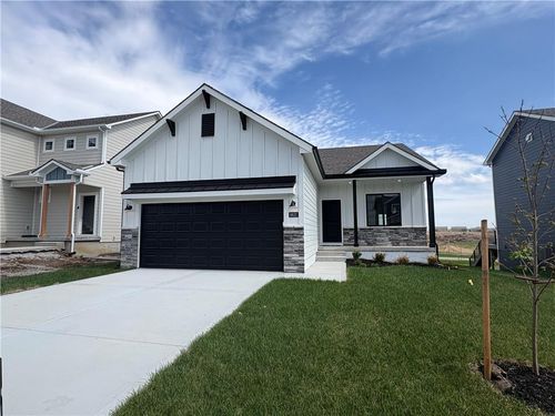 9637 N Colrain Ave, Kansas City, MO, 64154-1329 | Card Image