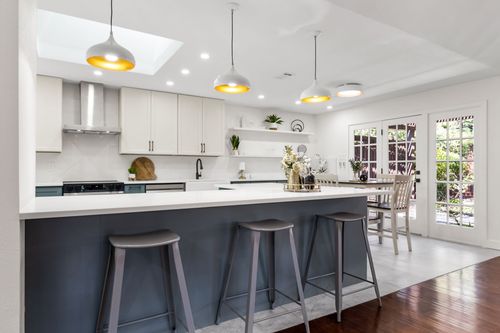 6005 Daven Oaks Dr, Dallas, TX, 75248-2118 | Card Image