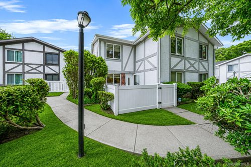 577 Blue Ridge Dr, Medford, NY, 11763-1221 | Card Image