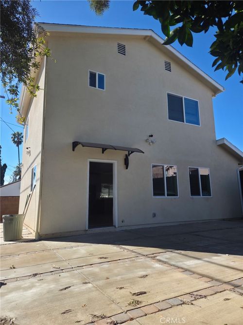 n-8644 Corbin Ave, Northridge, CA, 91324-4130 | Card Image