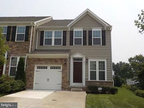 711 Stonehouse Way, HOCKESSIN, DE, 19707-1216 | Card Image