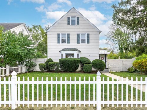 106 Mcloughlin St, Glen Cove, NY, 11542-2329 | Card Image