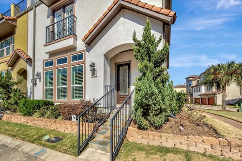6 W Oaks Dr, Houston, TX, 77058-2082 | Card Image