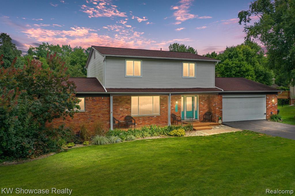 Russ Roy Ct, White Lake, MI 48383
