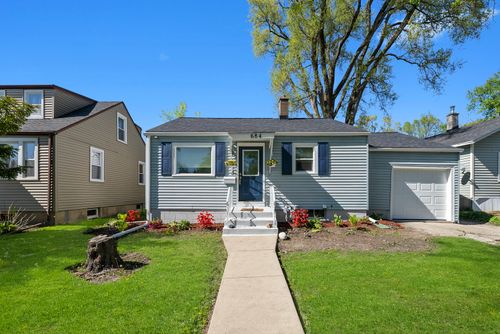 684 Cooper Ave, Elgin, IL, 60120-3058 | Card Image