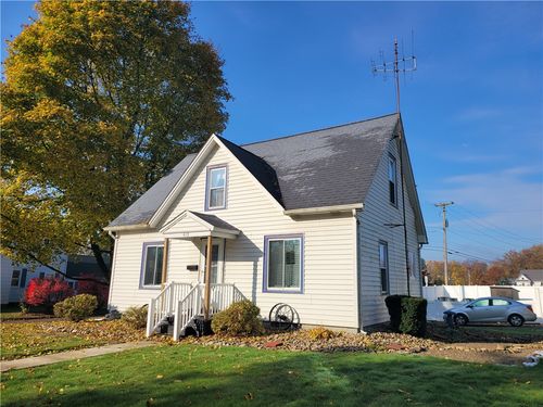 419 Greenwood Dr, Grove City, PA, 16127-2202 | Card Image