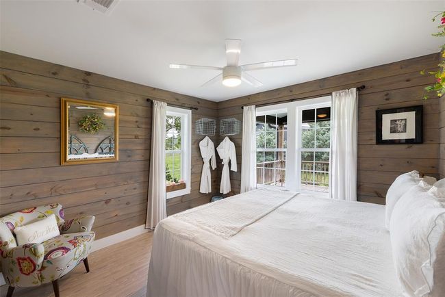 3643 Noak Rd, Home with 6 bedrooms, 4 bathrooms and null parking in Round Top TX | Image 9
